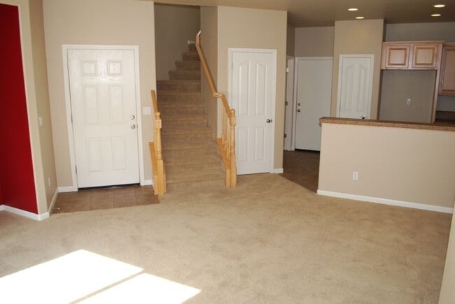 Building Photo - 8415 Oliva Rd