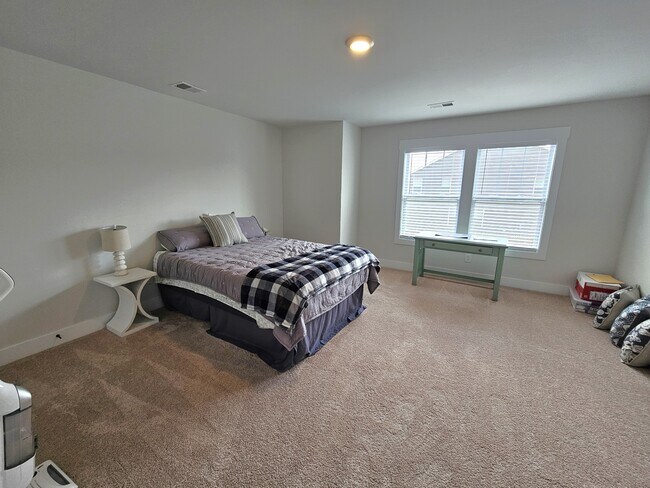 Building Photo - 301 Albemarle Ln