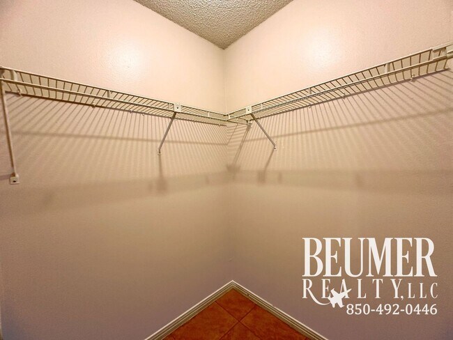 Building Photo - 3br/2ba Home for Rent in West Pensacola