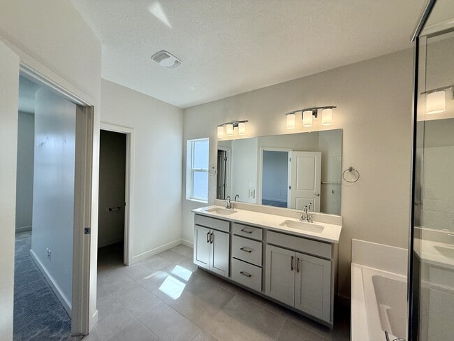 Building Photo - 4883 Coulter Ct