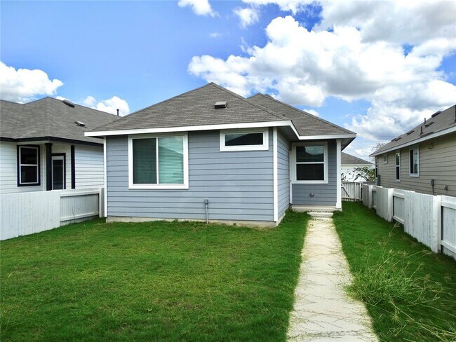 Building Photo - 370 Hortus Dr