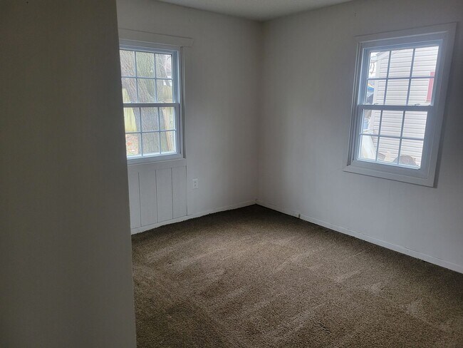 Building Photo - 3 bedroom home for rent