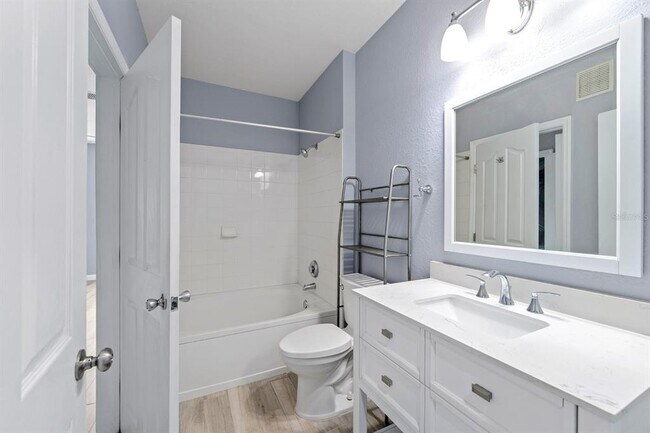 Building Photo - 5000 Culbreath Key Way