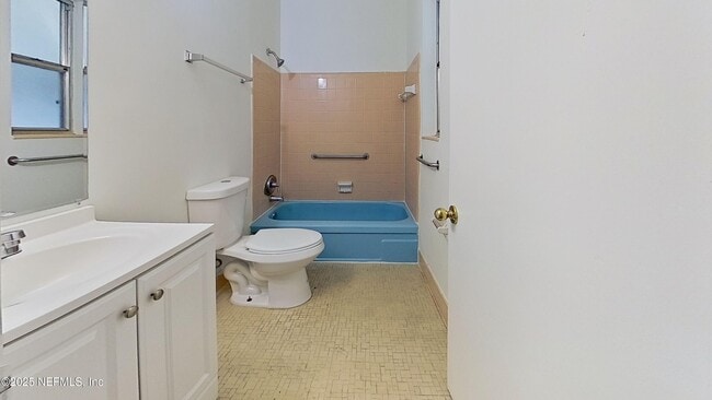 Building Photo - 2131 Goltare Dr