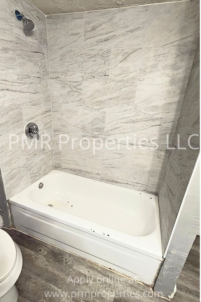 Building Photo - 2 Bedroom/ 1 Bathroom House