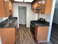 Building Photo - 971 S Idaho St