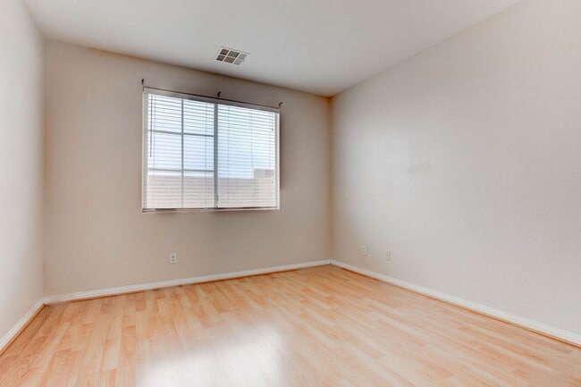 Building Photo - 8473 Barossa Ct