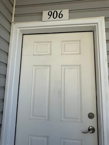 front entrance - 2462 Thunder Mountain Dr