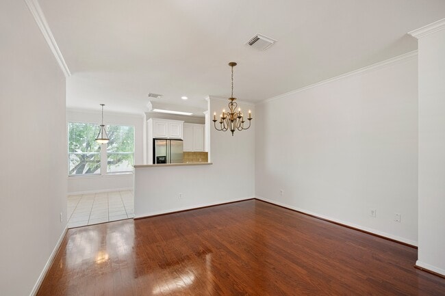 Building Photo - 1727 Hadley St