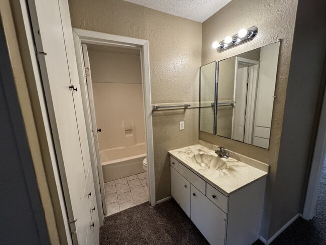 Building Photo - Beautiful House Located Near Movie Theater...