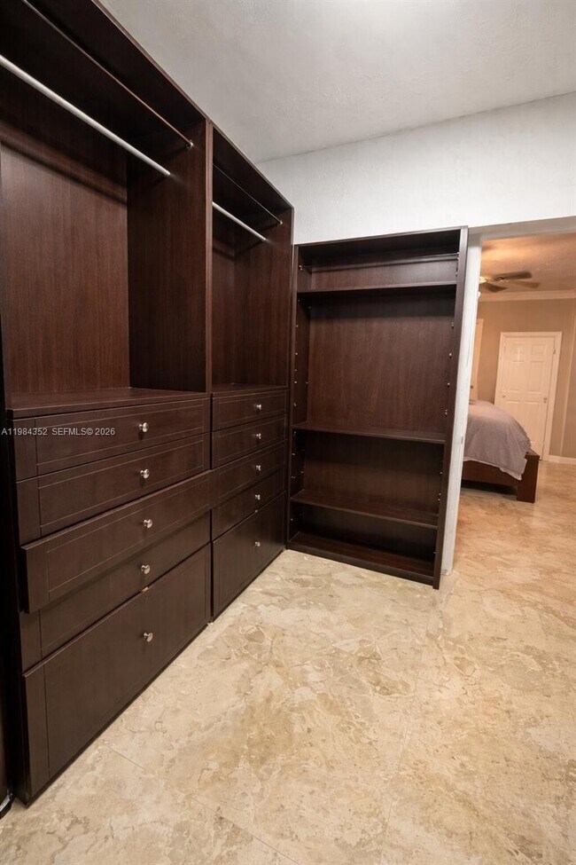 Building Photo - 6527 NW 2nd St