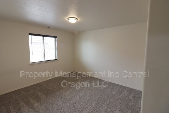 Building Photo - 3576 SW Pumice Ave