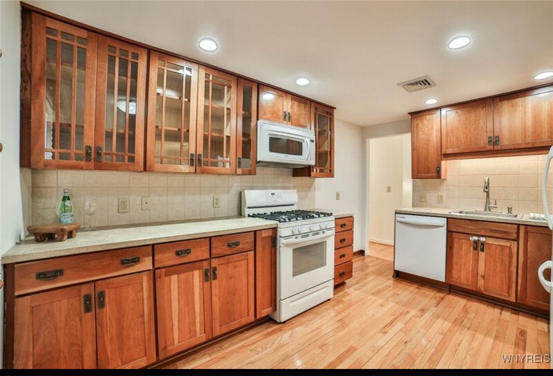 Building Photo - 46 MacArthur Dr