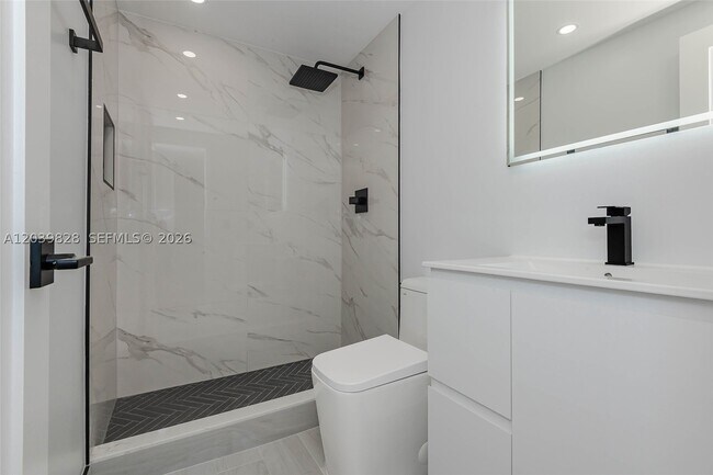Building Photo - 6653 SW 140th Ave