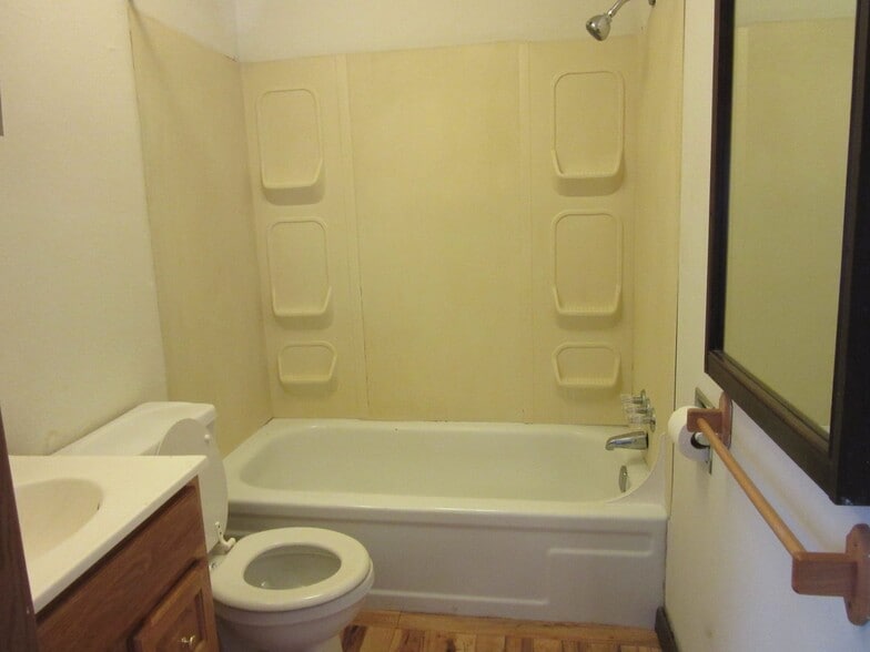 Building Photo - 4535 Piedmont Rd