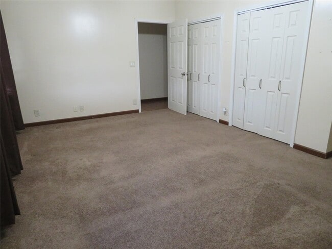 Building Photo - 1006 Avenue L