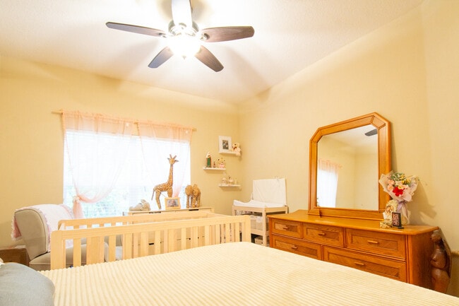 Building Photo - 9079 Iron Oak Ave