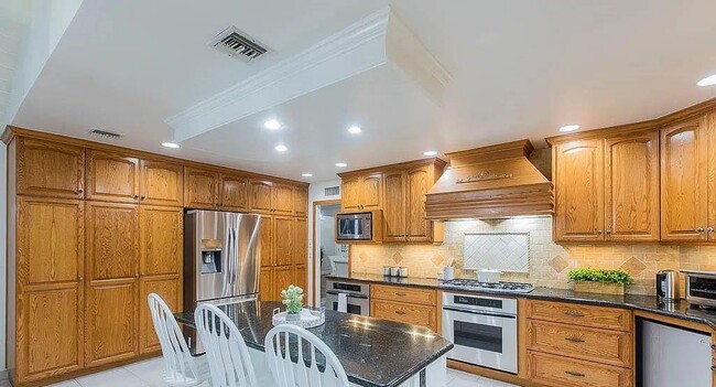 Building Photo - 22243 W Craggy View St