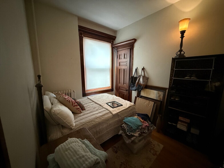 Building Photo - 800 Hague Ave