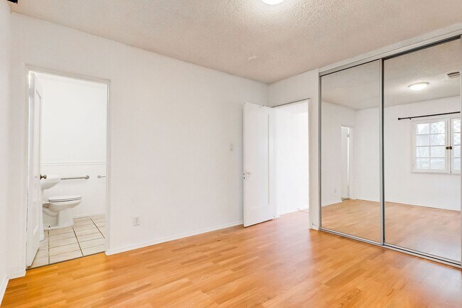 Building Photo - 288 S Coronado St