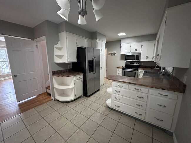 Building Photo - Click the “Apply Now” button or email wapmrentals@gmail.com for a prompt response.