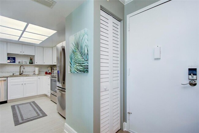 Building Photo - 10216 Regal Dr