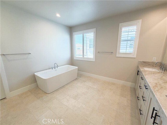 Building Photo - 115 Mossvine