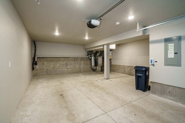 Building Photo - Move In Ready 3 Bedroom 2.5 Bathroom - Convenient Camas Location