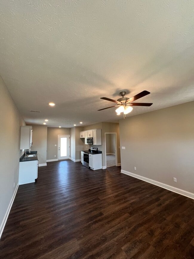 Building Photo - 406 St George Wy