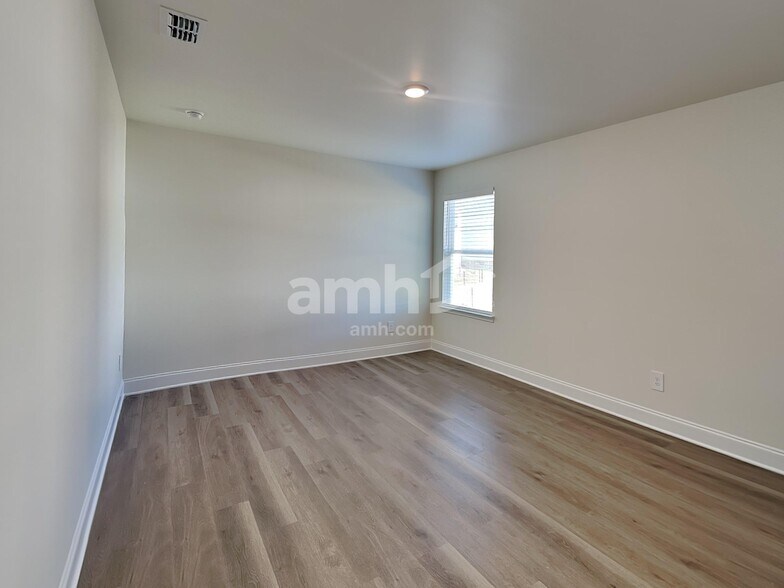 Building Photo - 3672 Creek View Cir