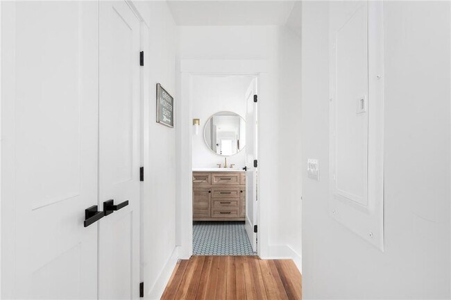 Building Photo - 69 Connection St