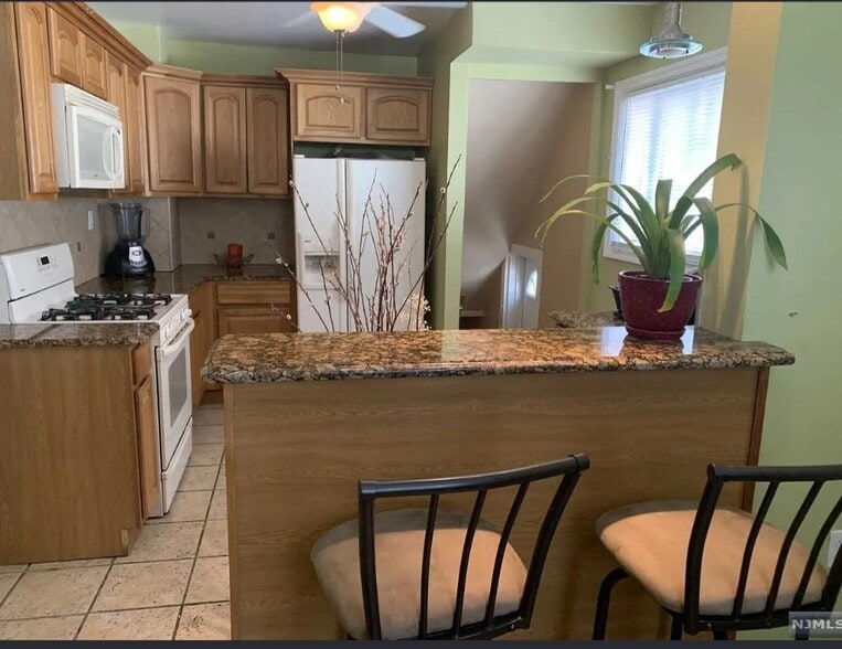 Building Photo - 1153 Queen Anne Rd