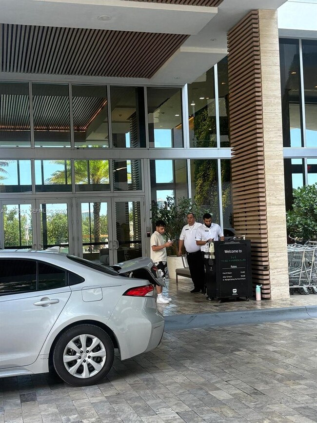 Building Photo - 16385 Biscayne Blvd