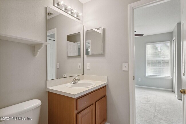 Building Photo - 574 Southbranch Dr
