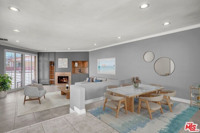 Building Photo - 7301 Vista Del Mar