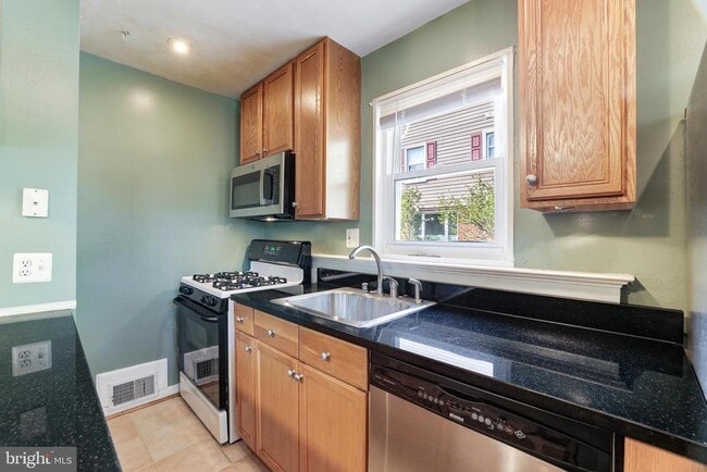 Building Photo - 2308 Mary Baldwin Dr