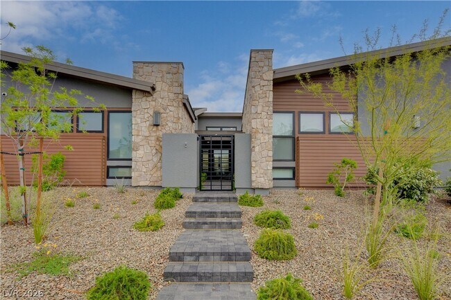 Building Photo - 779 Willits St