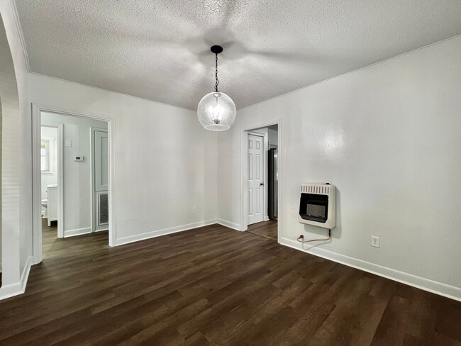 Building Photo - Cozy 3-Bedroom House on Linwood Ave.