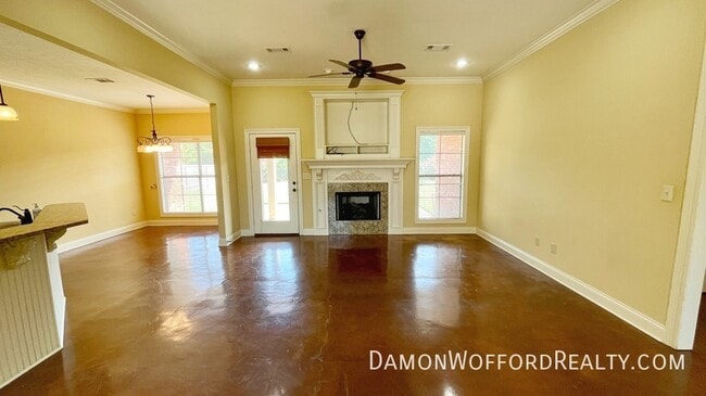 Building Photo - 117 Memory Lane