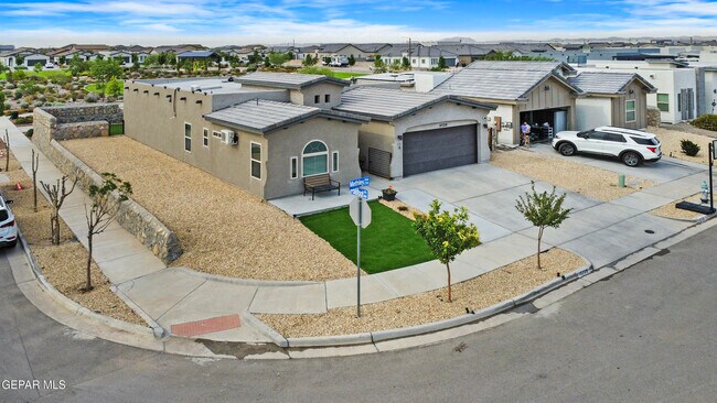 Building Photo - 12729 Methley Ave