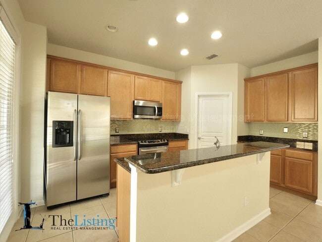 Building Photo - 12958 Vennetta Way