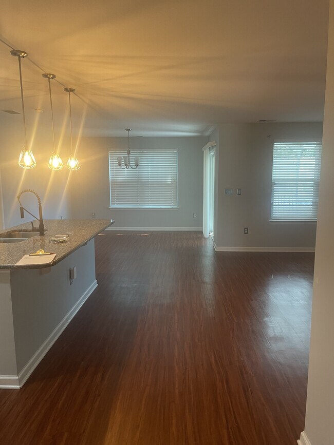 Building Photo - 1232 Midtown Village Dr