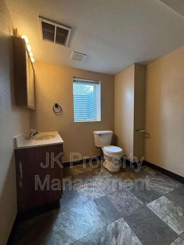 Building Photo - 3108 9th Ave N