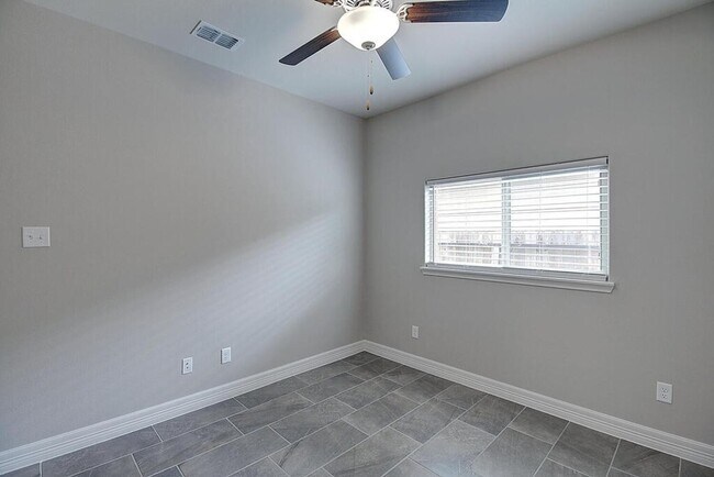 Building Photo - 7530 Sable Creek Dr