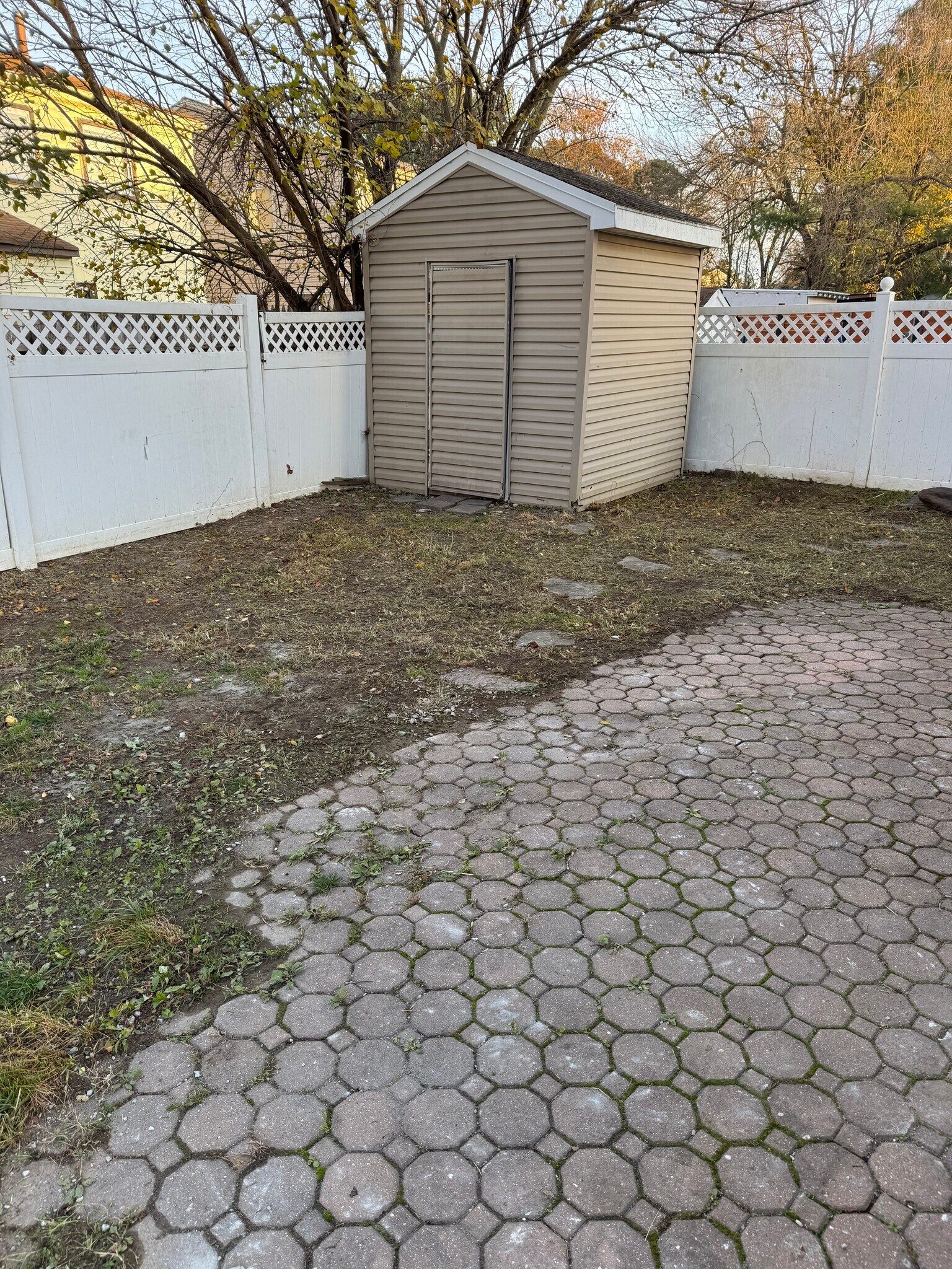 Building Photo - 39 Canis Ct