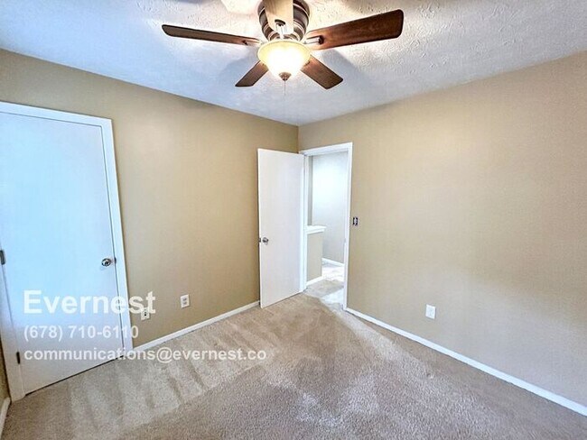 Building Photo - 4-Bedroom, 3.5-Bath Home in a Relaxing Nei...