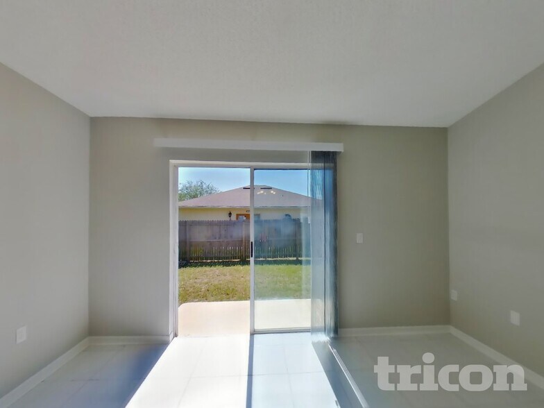 Building Photo - 7396 Prosperity Park Rd N