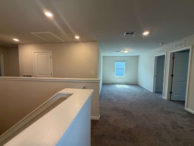Building Photo - 30561 Gilbern Rd