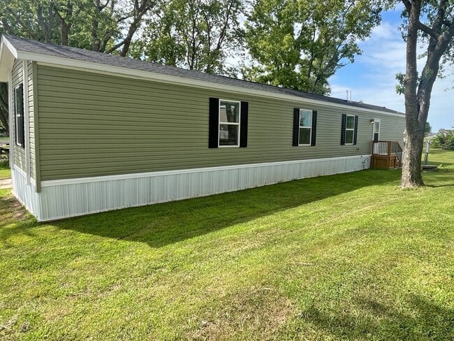 Building Photo - 2404 N 8th St