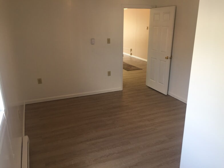 Building Photo - 1447 State Ave